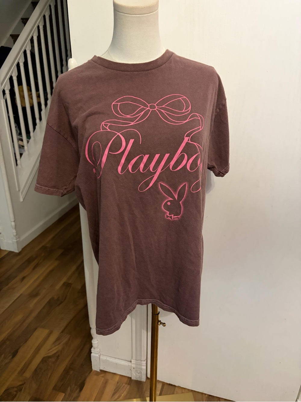 PLAYBOY Burgundy brown Tee Pink Logo, Bow & Bunny, Large, EUC